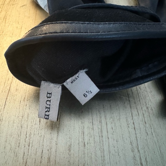 LIKE NEW ~BURBERRY leather and wool plaid gloves size 6.5 women’s. - Picture 3 of 5